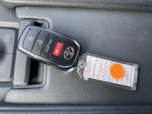 Used 2025 Toyota Grand Highlander AWD image 12