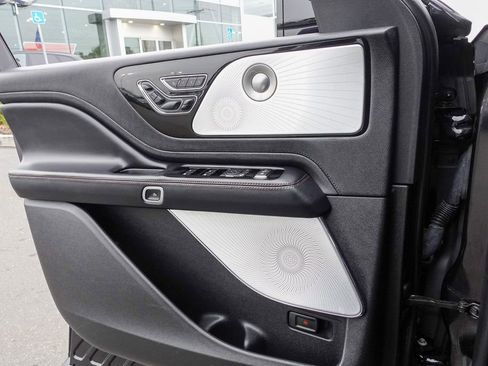 Used 2020 Lincoln Aviator Reserve w/ Equipment Group 201A image 15