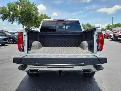 Used 2022 GMC Sierra 1500 SLT w/ SLT Premium Plus Package AWD/4WD image 9