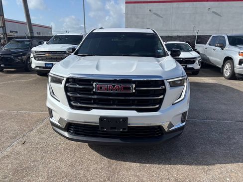 Used 2024 GMC Acadia Elevation w/ Luxury Package FWD image 2