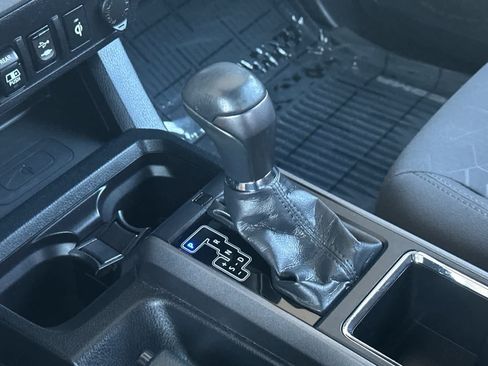 Used 2019 Toyota Tacoma TRD Sport AWD/4WD image 21