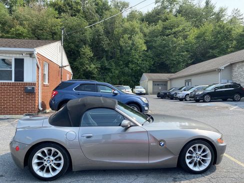 Used 2004 BMW Z4 2.5i RWD image 8