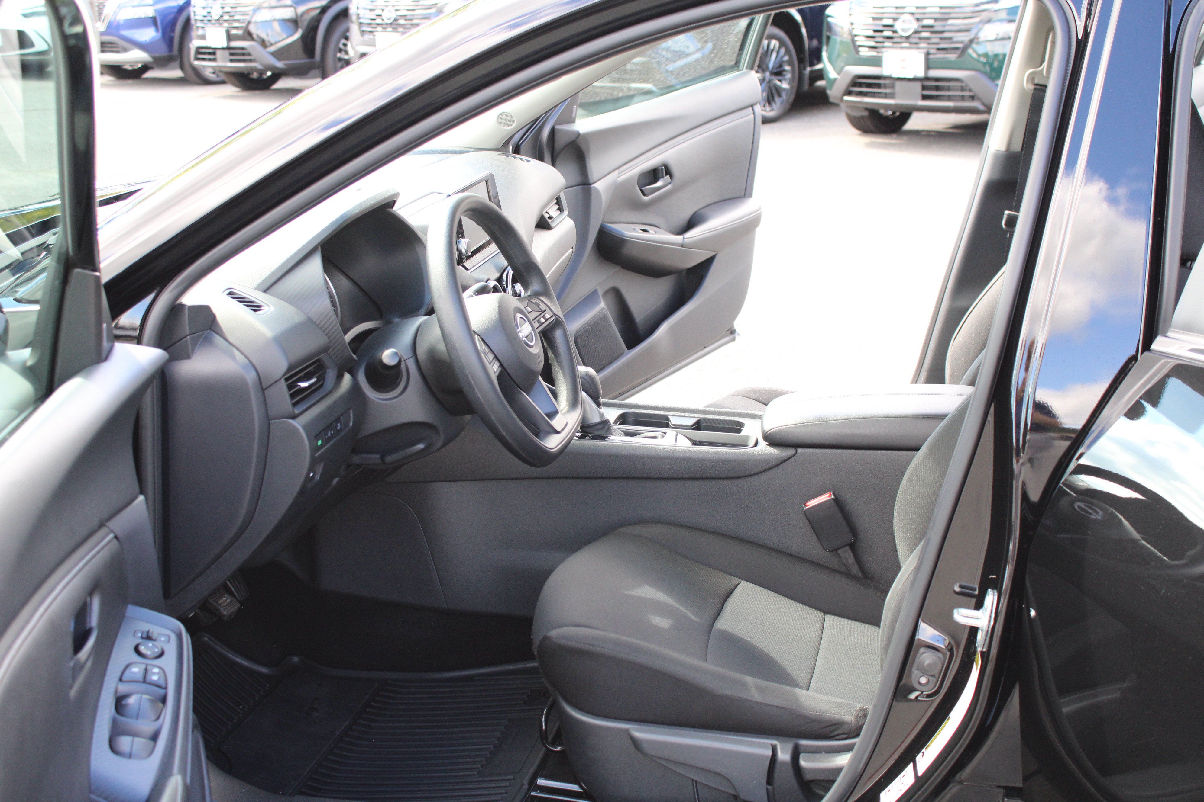 Used 2025 Nissan Sentra S FWD image 18