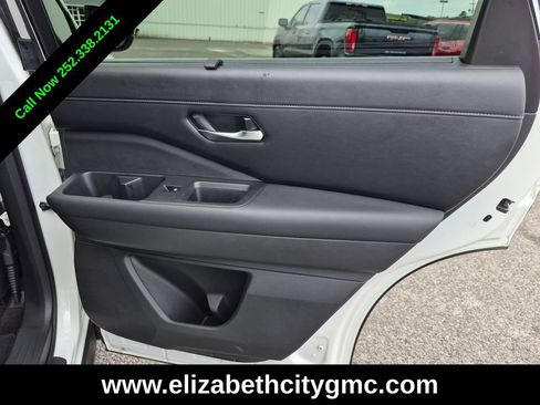 Used 2024 Nissan Pathfinder SL w/ SL Premium Package FWD image 28