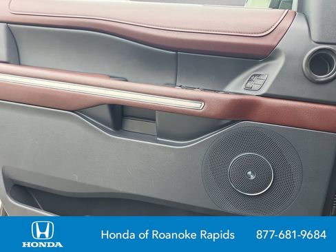 Used 2024 Ford Expedition Max Limited AWD/4WD image 31