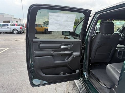 New 2026 RAM 1500 Express AWD/4WD image 34