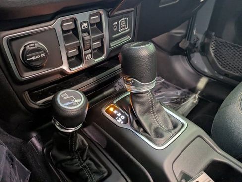 New 2026 Jeep Gladiator Sport AWD/4WD image 17