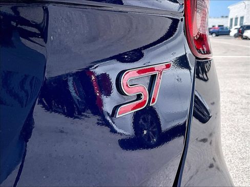 Used 2016 Ford Focus ST w/ Equipment Group 402A FWD image 7