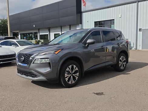 Used 2022 Nissan Rogue SV w/ SV Premium Package FWD image 4