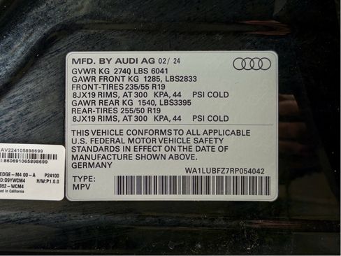 Used 2024 Audi Q4 e-tron Premium Plus image 27