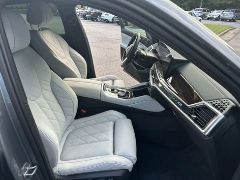Used 2025 BMW X6 xDrive40i AWD/4WD image 17
