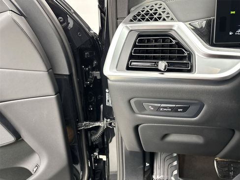 New 2026 BMW X5 xDrive50e w/ M Sport Package AWD/4WD image 31
