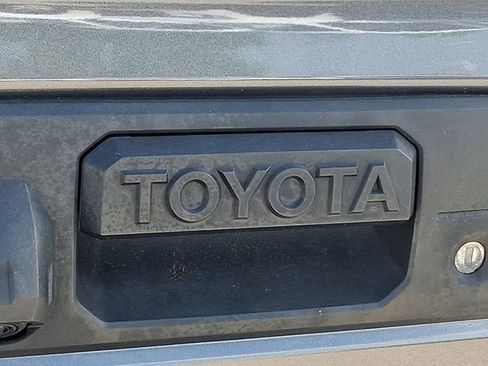Used 2022 Toyota Tacoma TRD Off-Road w/ Technology Package AWD/4WD image 29
