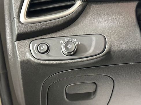 Used 2020 Chevrolet Trax LS image 19