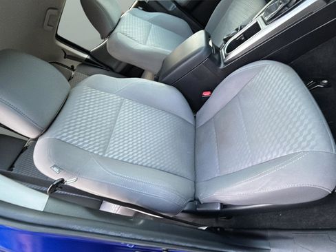 Used 2022 Toyota Tacoma SR5 w/ Technology Package image 34