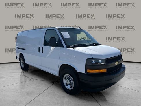 Used 2021 Chevrolet Express 2500 w/ Driver Convenience Package RWD image 7