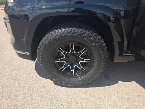 Used 2023 Toyota 4Runner Limited AWD/4WD image 26