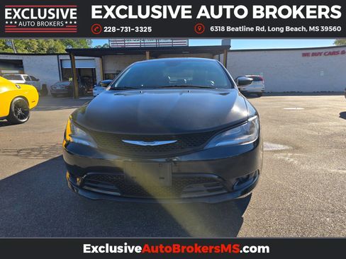 Used 2015 Chrysler 200 S w/ Comfort Group image 3