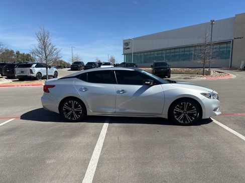 Used 2017 Nissan Maxima Platinum w/ Medallion Package image 11