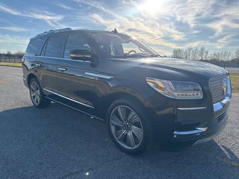 Used 2018 Lincoln Navigator Reserve w/ Technology Package image 3