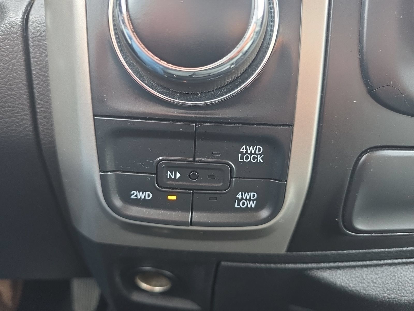 Used 2018 RAM 1500 Classic SLT AWD/4WD image 14