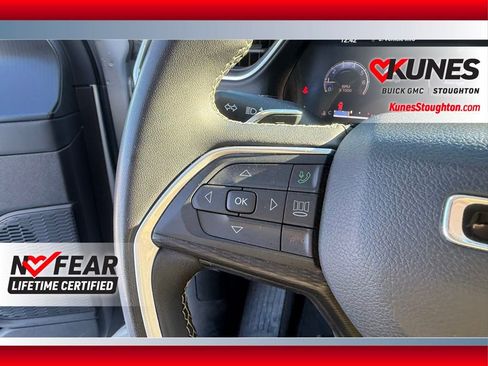 Used 2023 Jeep Grand Cherokee L Laredo image 25