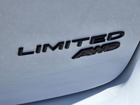 New 2026 Chrysler Pacifica Limited w/ Uconnect Theater Family Group AWD/4WD image 42