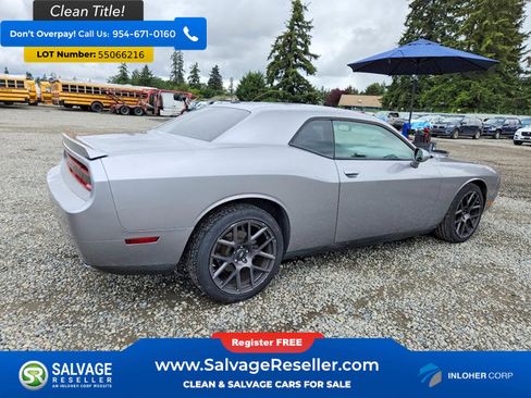 Used 2013 Dodge Challenger SXT RWD image 4