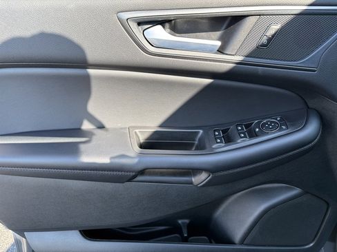 Used 2024 Ford Edge SE w/ Black Appearance Package image 49