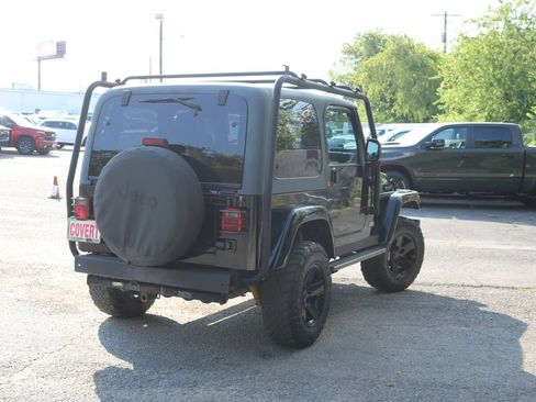 Used 2004 Jeep Wrangler Rubicon w/ Dual Top Group AWD/4WD image 5