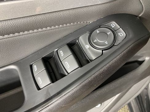 Used 2023 Chevrolet Traverse LT AWD/4WD image 24