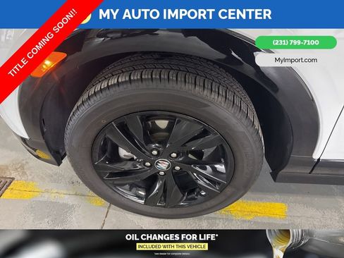 Used 2024 Buick Encore GX Sport Touring image 9