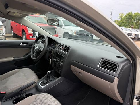 Used 2013 Volkswagen Jetta S FWD image 9