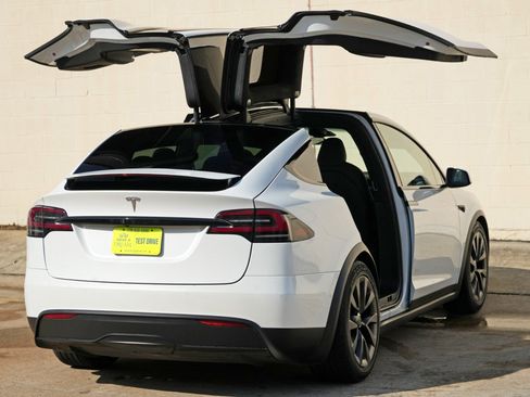 Used 2023 Tesla Model X AWD/4WD image 54