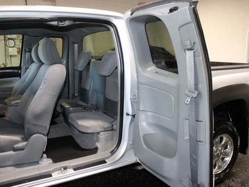 Used 2010 Toyota Tacoma PreRunner RWD image 18