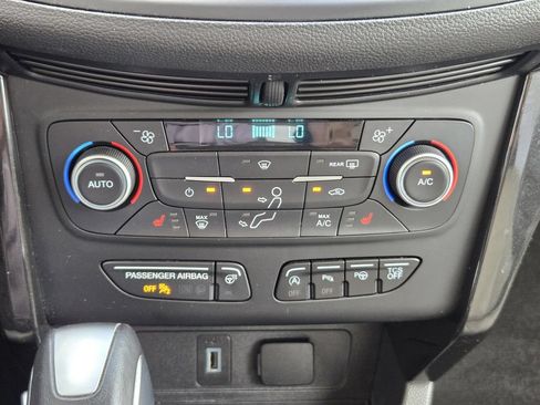 Used 2019 Ford Escape Titanium w/ U9j03 - Titanium Tow Package AWD/4WD image 13