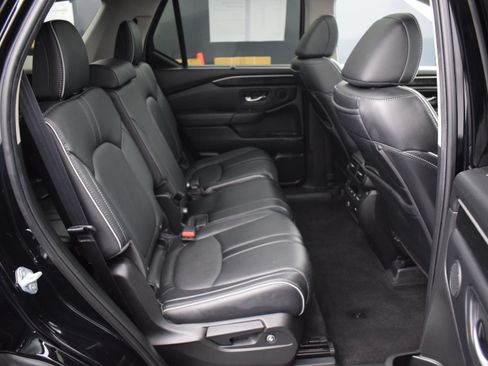 Used 2025 Honda Pilot Elite image 13