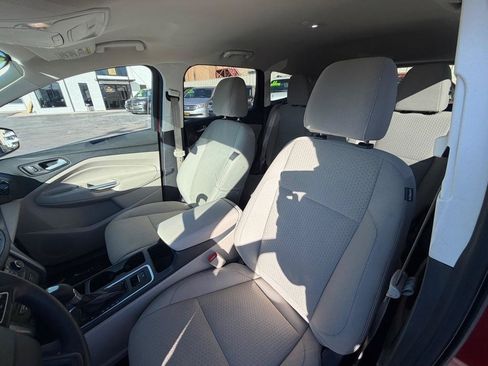Used 2017 Ford Escape SE w/ Equipment Group 201A FWD image 24