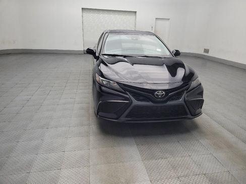 Used 2021 Toyota Camry SE image 14