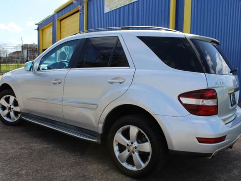 Used 2011 Mercedes-Benz ML 350 2WD w/ Premium 1 Pkg image 3