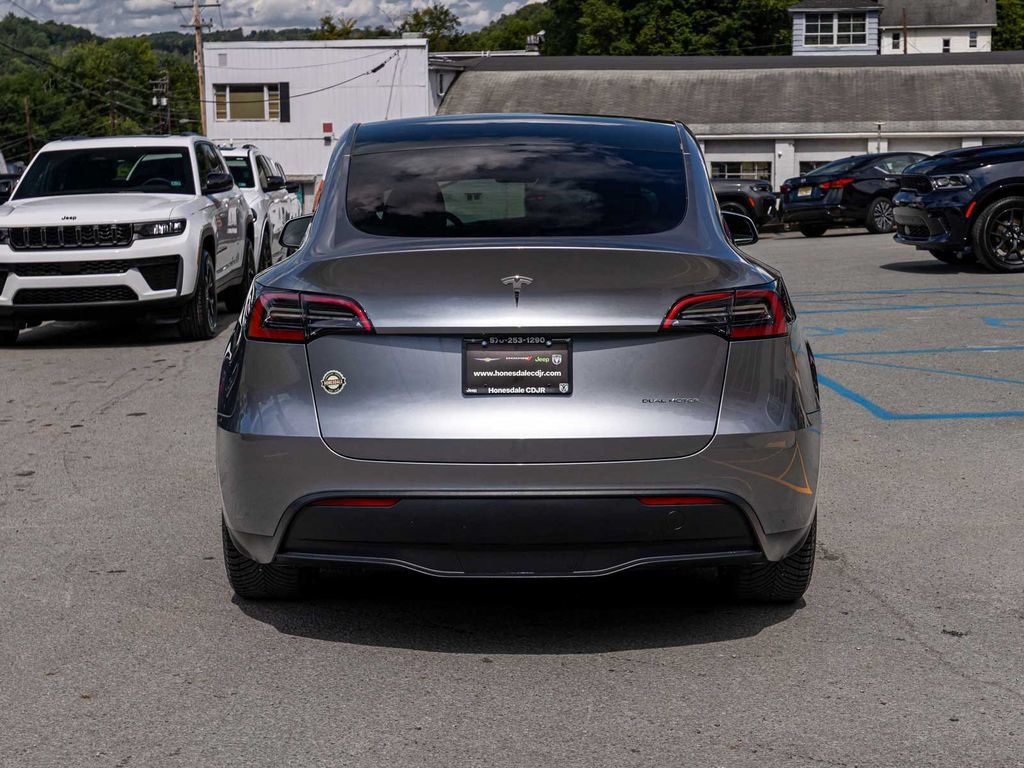 Used 2025 Tesla Model Y Long Range AWD/4WD image 5