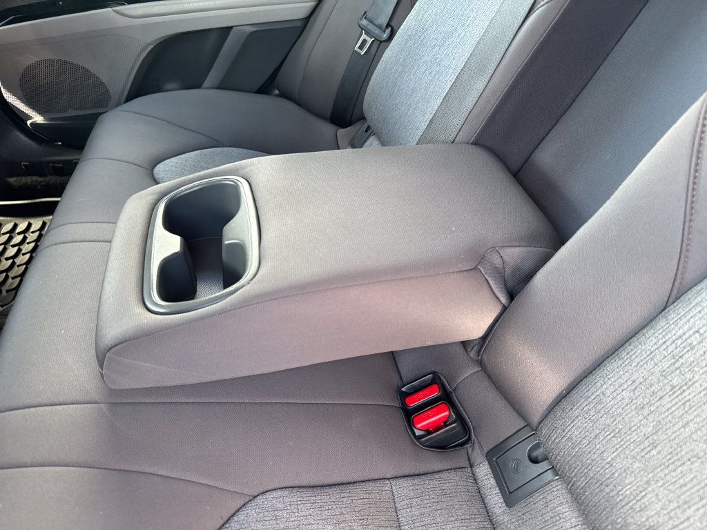 Used 2019 Toyota Camry LE FWD image 34