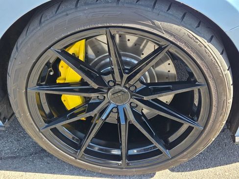 Used 2018 Ford Mustang GT Premium w/ GT Performance Package RWD image 9