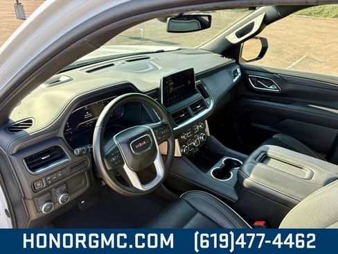 Used 2024 GMC Yukon XL SLT image 11