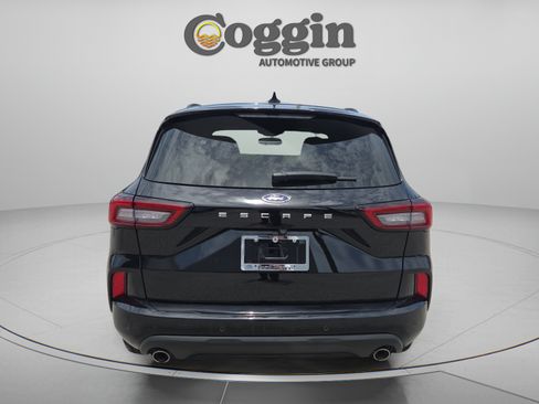 Used 2023 Ford Escape ST-Line w/ Tech Pack #1 FWD image 4