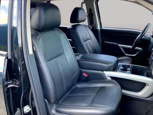 Used 2019 Nissan Titan SL w/ Chrome Package AWD/4WD image 9