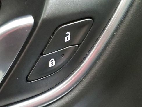 Used 2021 Chevrolet Tahoe Premier w/ Premium Package image 28