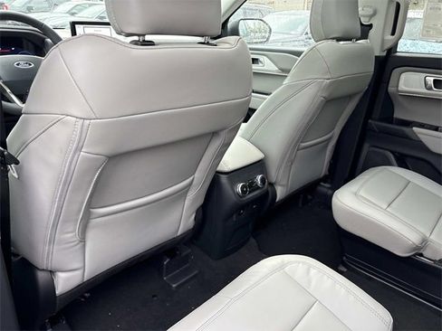 New 2026 Ford Explorer Active w/ Active Comfort Package image 18