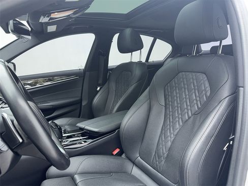 Used 2022 BMW 530i w/ Convenience Package image 35