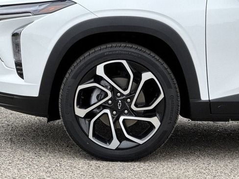 New 2026 Chevrolet Trax RS w/ Sunroof Package FWD image 25